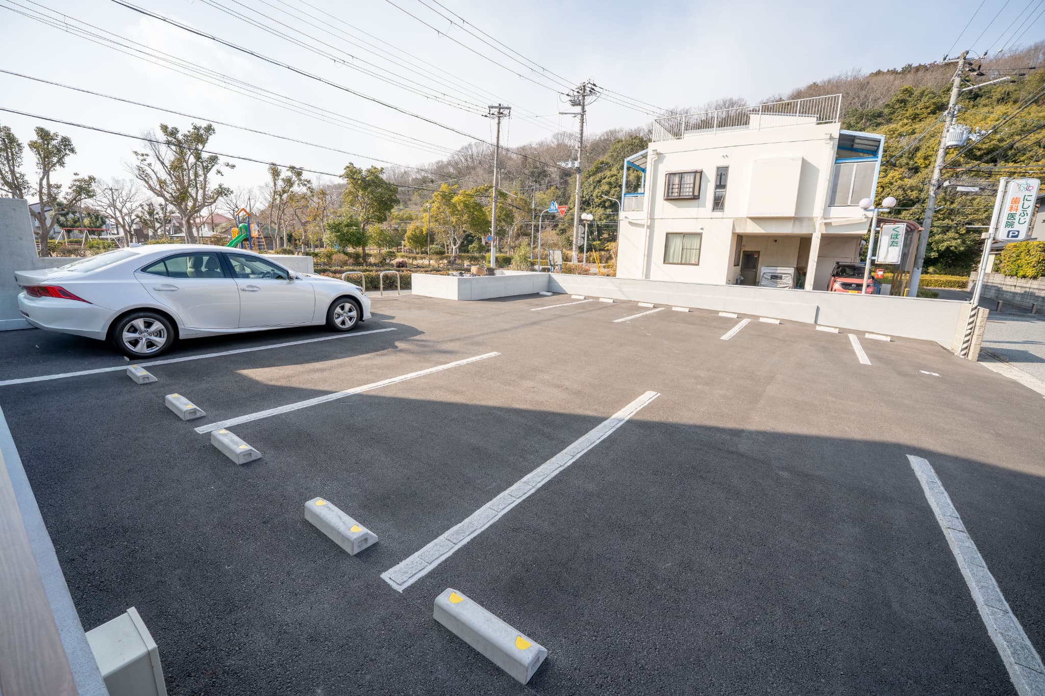 にしふじ歯科医院の駐車場